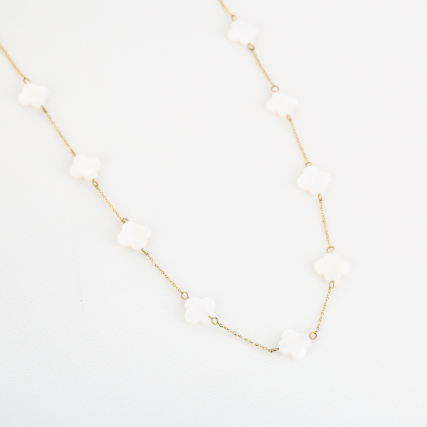 Ketting met klavertjes in parelmoer