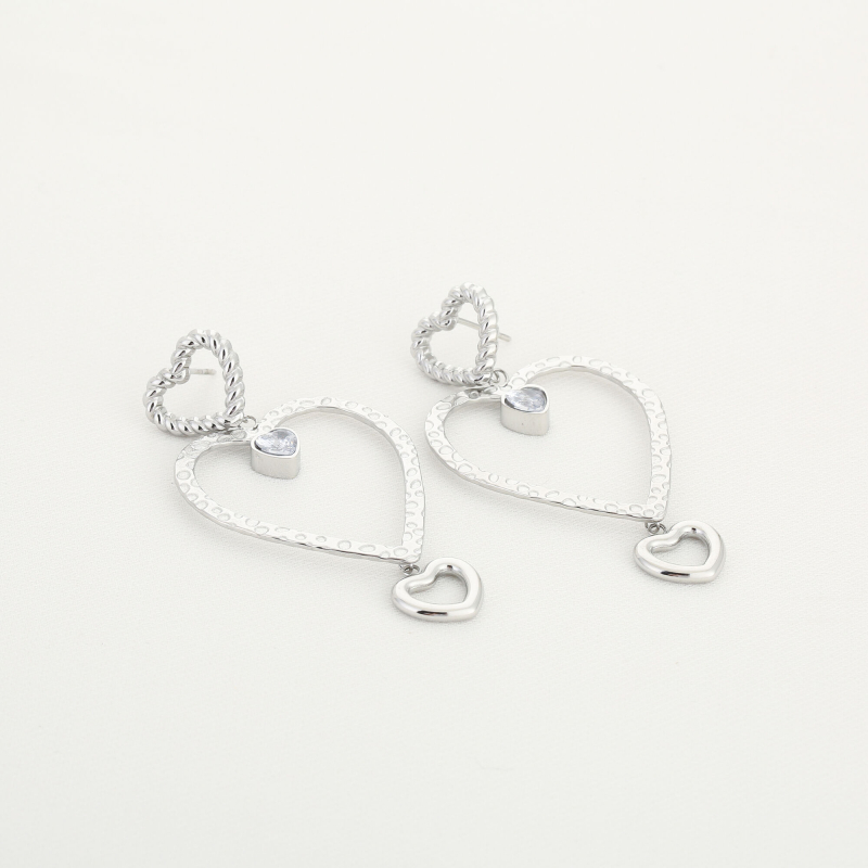 Oorbellen vier hartjes met zirkonia zilver