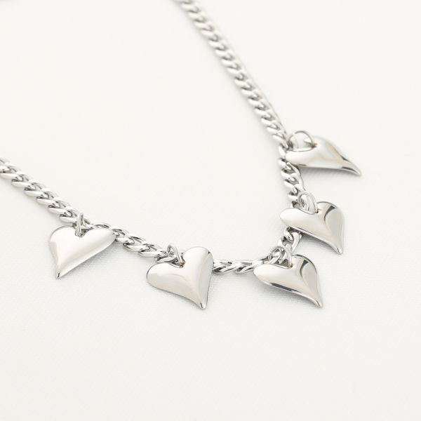 Hartjes ketting met fijne schakel ketting